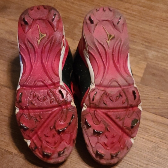 Cleats, Mizuna brand - Picture 3 of 3